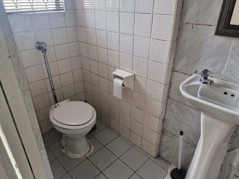 6 Bedroom Property for Sale in Cravenby Western Cape